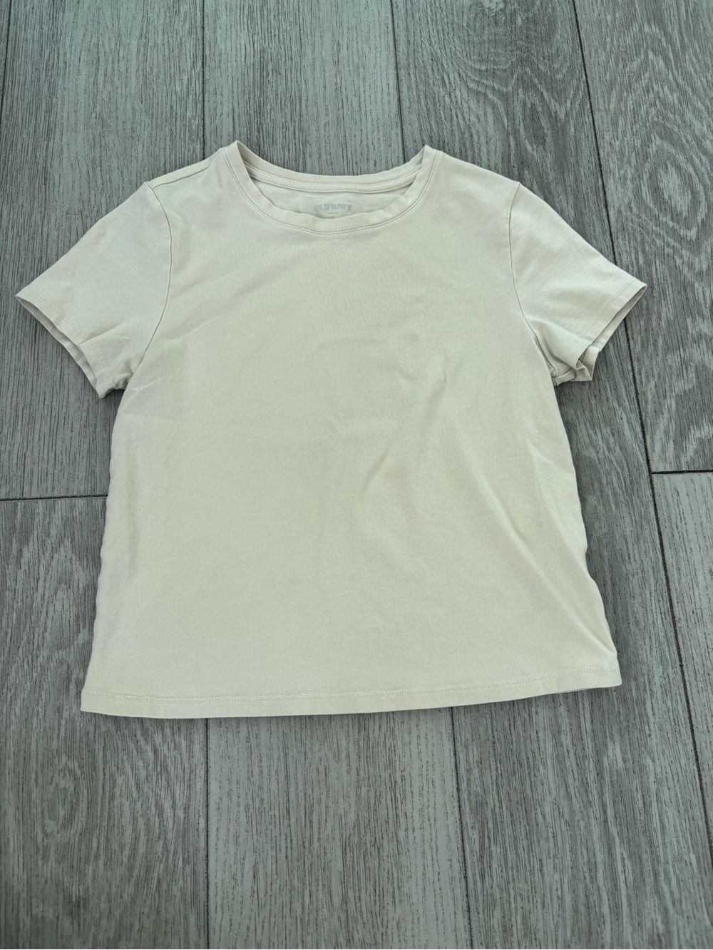 Old Navy classic tee. EUC.